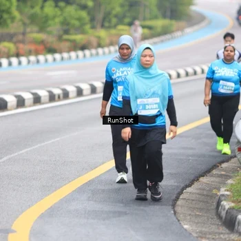 Runner Photo 7029876
