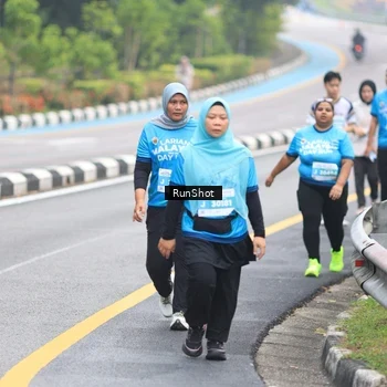 Runner Photo 7029885