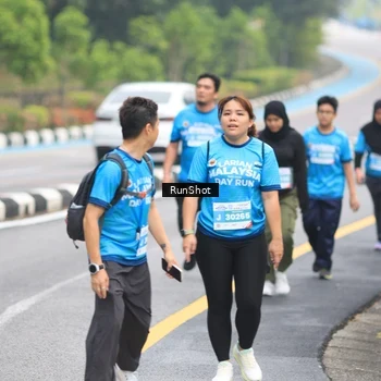 Runner Photo 7029975