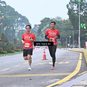 Runner Photo 7030030