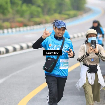 Runner Photo 7030095