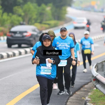 Runner Photo 7030097