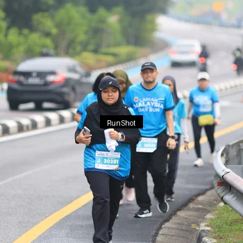 Runner Photo 7030100