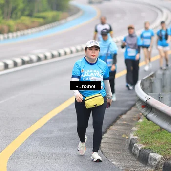 Runner Photo 7030135