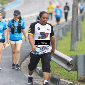 Runner Photo 7030157