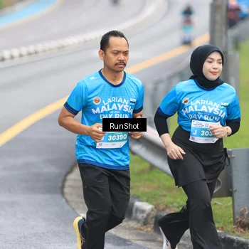 Runner Photo 7030300