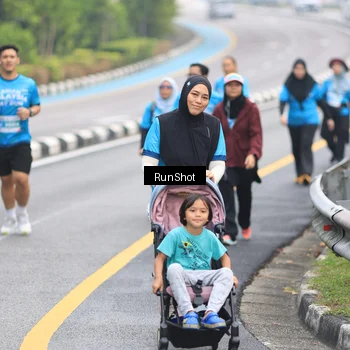 Runner Photo 7030330