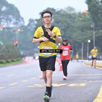 Runner Photo 7030335