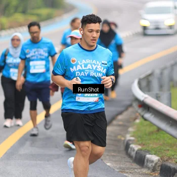 Runner Photo 7030359