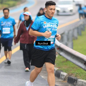 Runner Photo 7030367