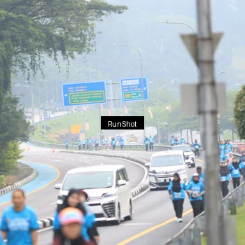 Runner Photo 7030372