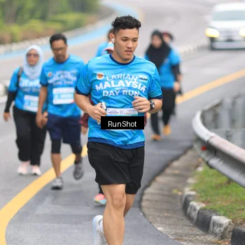 Runner Photo 7030373