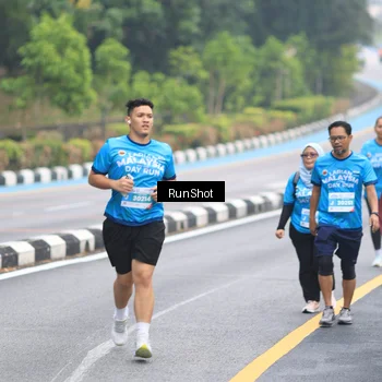 Runner Photo 7030390