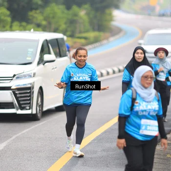 Runner Photo 7030400