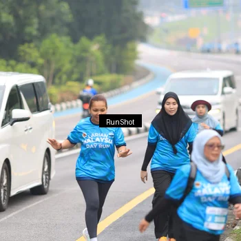 Runner Photo 7030401