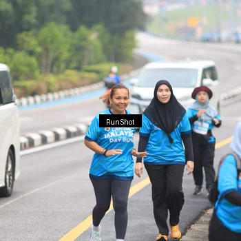 Runner Photo 7030409