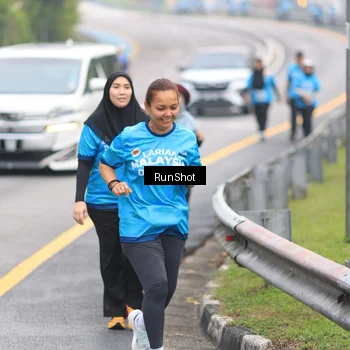 Runner Photo 7030420