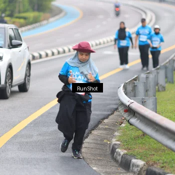 Runner Photo 7030433