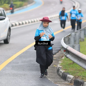 Runner Photo 7030434