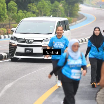 Runner Photo 7030455