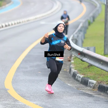 Runner Photo 7030575