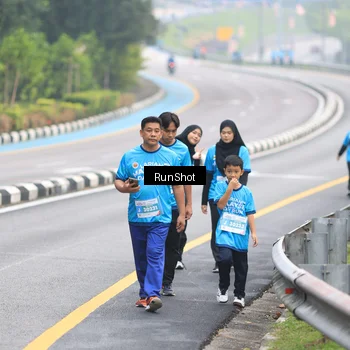 Runner Photo 7030584