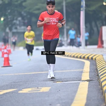 Runner Photo 7030594
