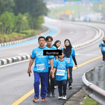 Runner Photo 7030595