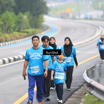 Runner Photo 7030606