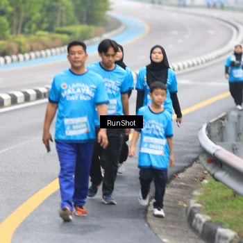 Runner Photo 7030611