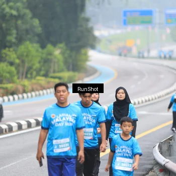 Runner Photo 7030615