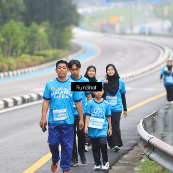 Runner Photo 7030616