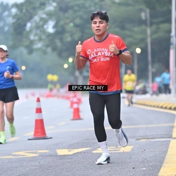 Runner Photo 7030628