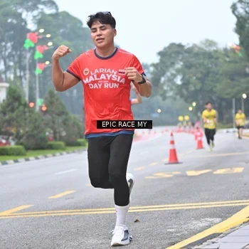 Runner Photo 7030642