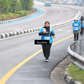 Runner Photo 7030655