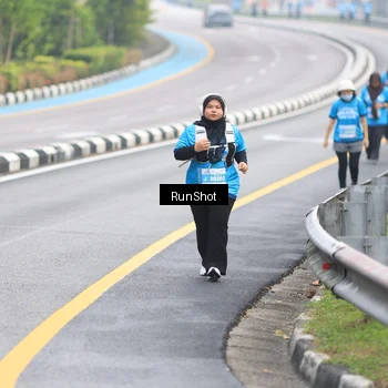 Runner Photo 7030663