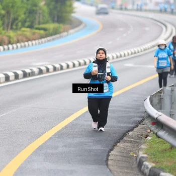 Runner Photo 7030665