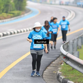 Runner Photo 7030674