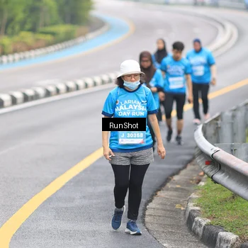 Runner Photo 7030676