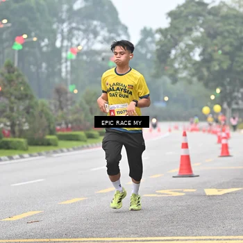 Runner Photo 7030678