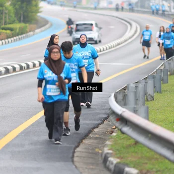 Runner Photo 7030683