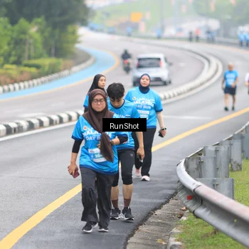 Runner Photo 7030690