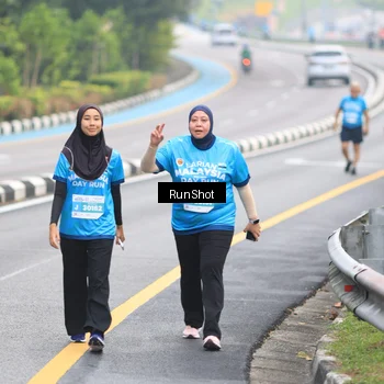 Runner Photo 7030698
