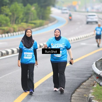 Runner Photo 7030700
