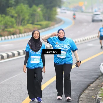 Runner Photo 7030709
