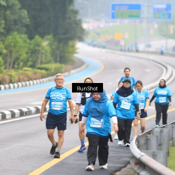 Runner Photo 7030728