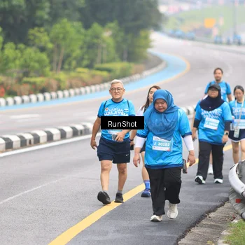 Runner Photo 7030730