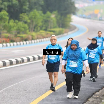 Runner Photo 7030738