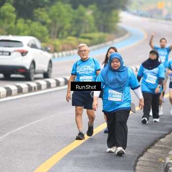 Runner Photo 7030741