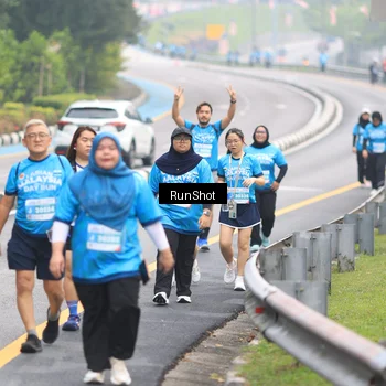 Runner Photo 7030751